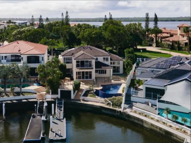 Clive Palmer lists two mansions for sale in GC